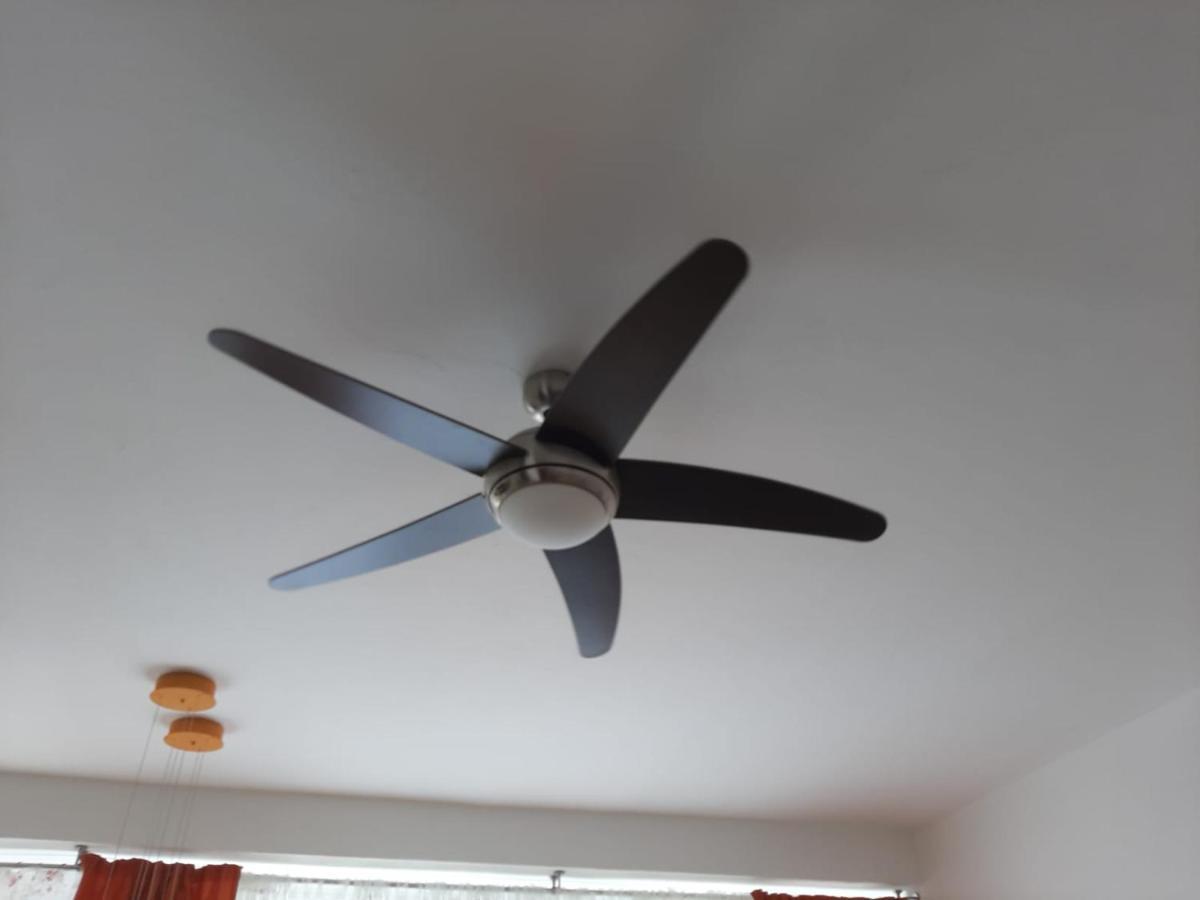 Appartement Zluty Apartman A6 V Chomutove Extérieur photo